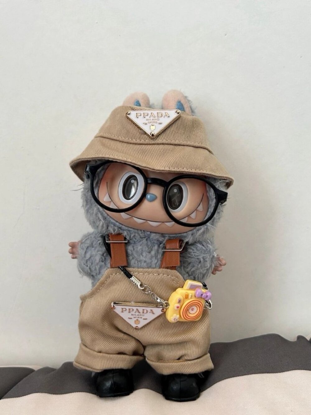 Labubu 17cm Doll Outfit – Khaki Street Style Set + Accessories | Brand New